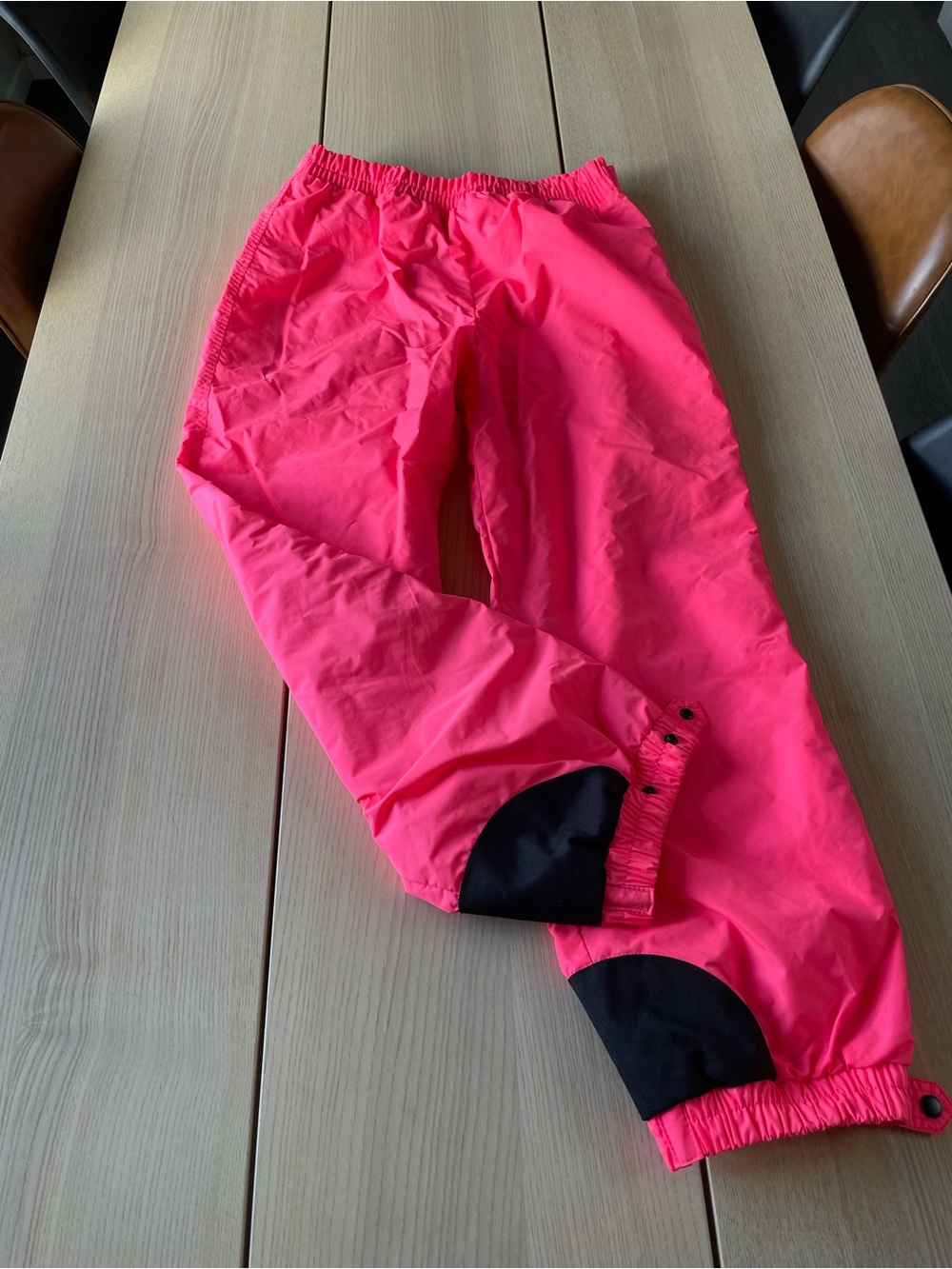 90’s Columbia Florescent Pink Snow/Ski Pants ladies size medium vintage ski pant